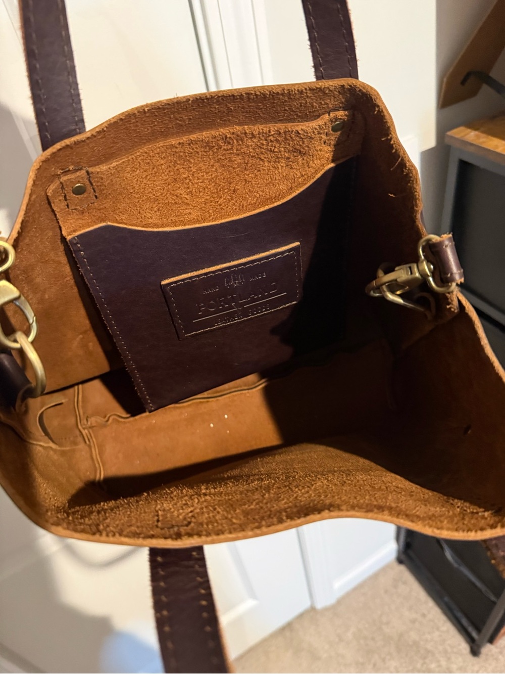 Portland Leather Dark Brown Leather Shoulder Bag with Adjustable Strap - Picture 3 of 4